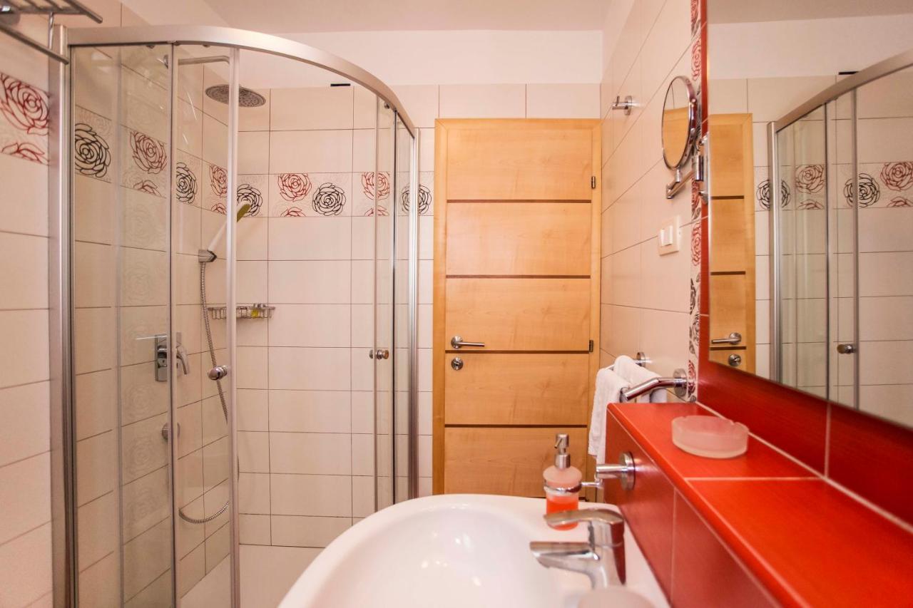 Apartments Romano Rovinj Exterior photo