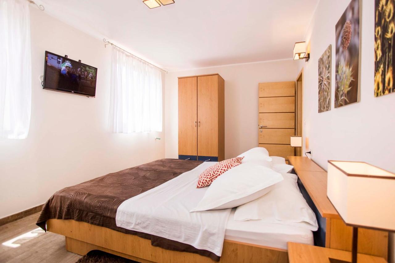 Apartments Romano Rovinj Exterior photo